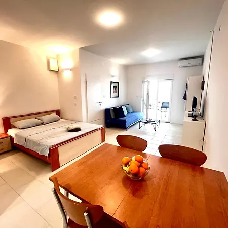 Apartment Sea Breeze *
