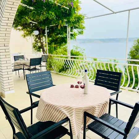 Sea Breeze Apartment