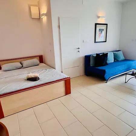 Apartment Sea Breeze