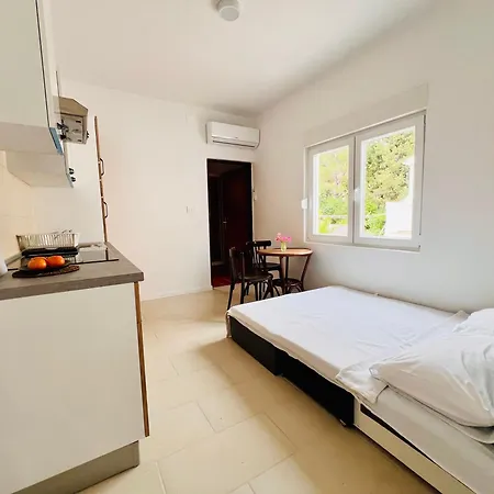 Sea Breeze Apartment
