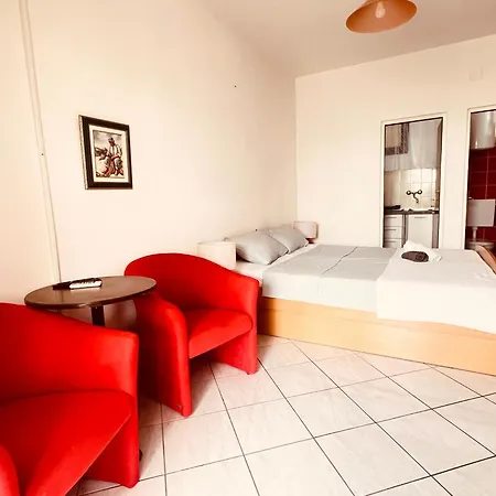 Sea Breeze Apartment *